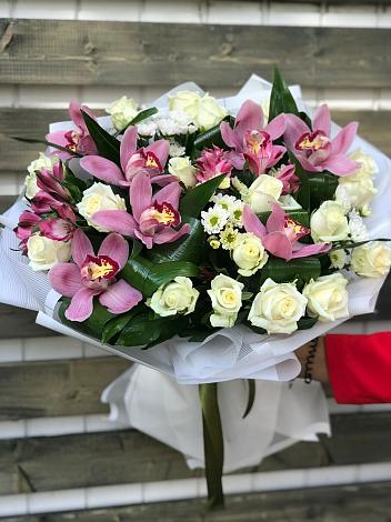 Букет цветов из: Розы и Хризантемы в Даниловке