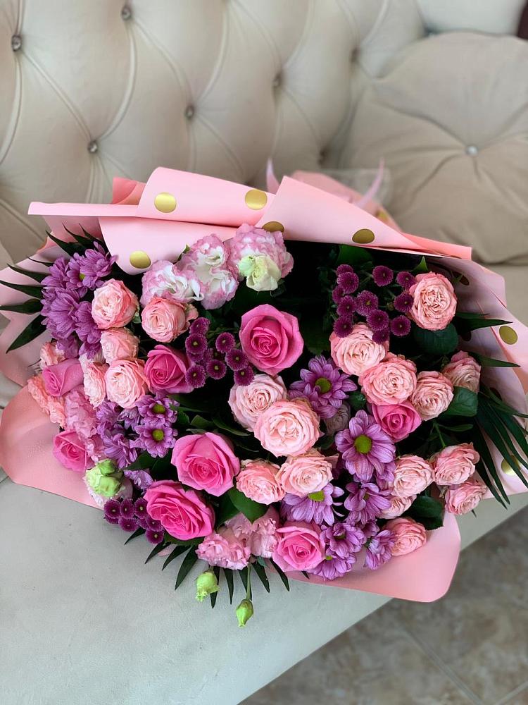 Букет цветов из: Хризантемы, Розы и Лизиантусы в Даниловке