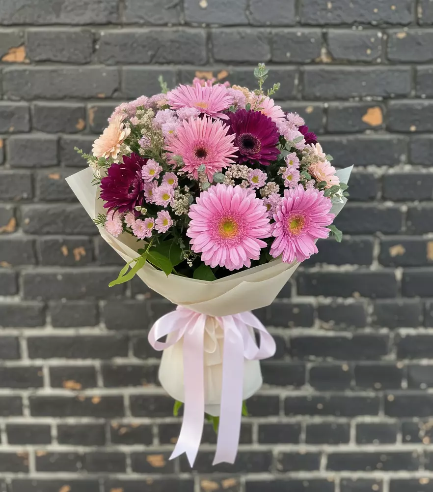 Букет цветов из: Герберы и Хризантемы в Даниловке