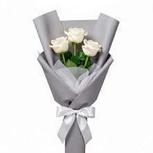Букет 3 белые розы в Даниловке