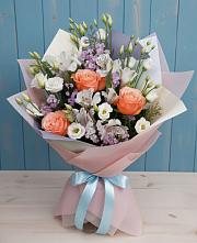 Букет цветов из:  Лизиантусы, Розы, Альстромерии и Гипсофила в Даниловке