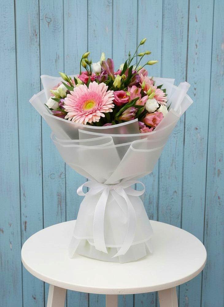 Букет цветов из: Герберы, Альстромерии и Лизиантусы в Даниловке