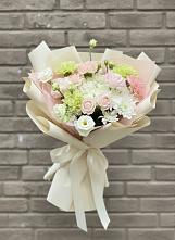 Букет цветов из:  Гвоздики, Розы, Лизиантусы и Хризантемы в Даниловке