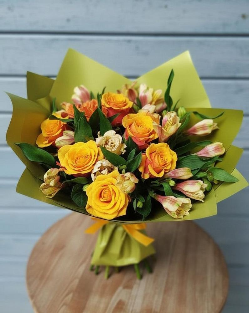 Букет цветов из: Альстромерии и Розы в Даниловке