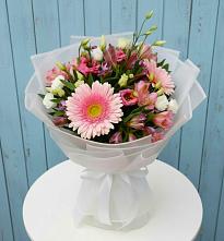 Букет цветов из:  Герберы, Альстромерии и Лизиантусы #REPLACE_PRED# Даниловке