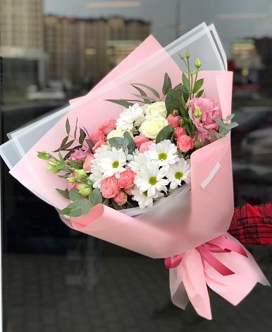 Букет цветов из: Розы, Лизиантусы и Хризантемы в Даниловке